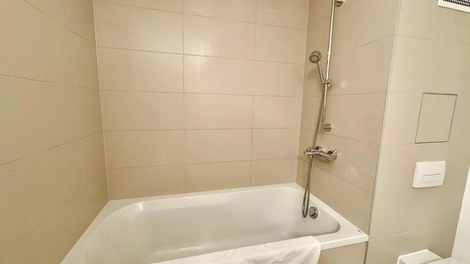Modern 4 Room-Apartment With Free Parking Vienna Apartment
