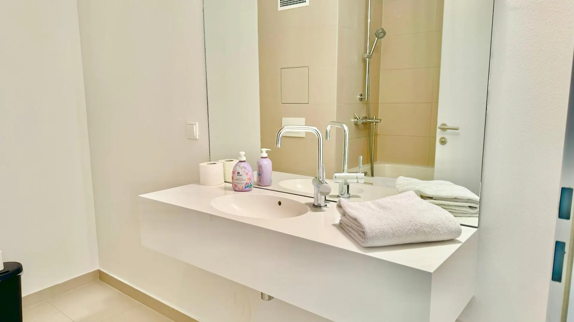 Modern 4 Room-Apartment With Free Parking Vienna 0*,